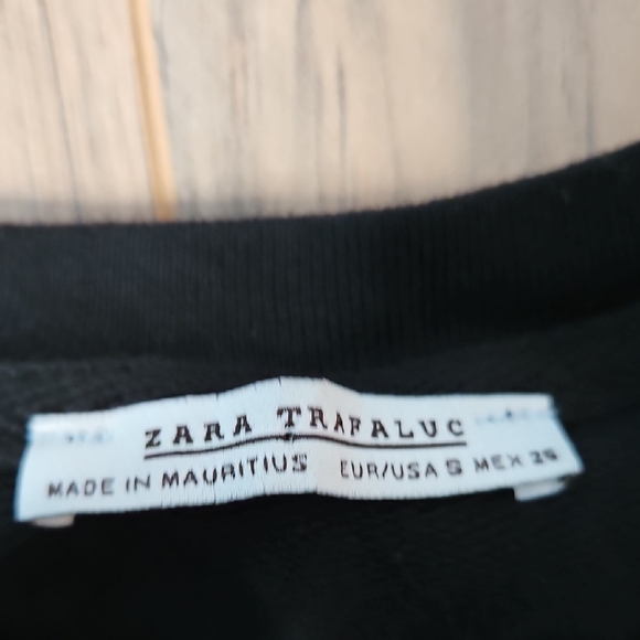 Zara Trafaluc Black Open Shoulder Sweatshirt with Tie Accents - Picture 3 of 10